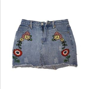 intermix skirt, size M